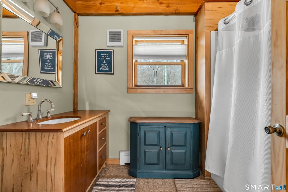 167 Round Hill Road Photo 32