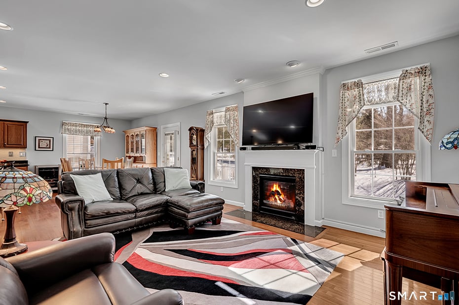 14 Hannah Way Photo 12