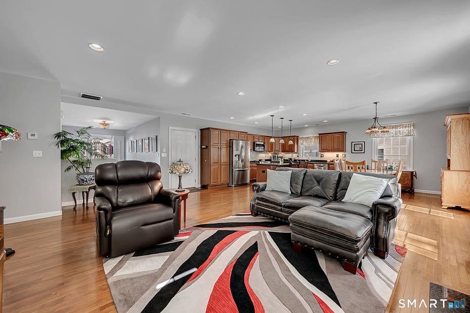 14 Hannah Way Photo 13