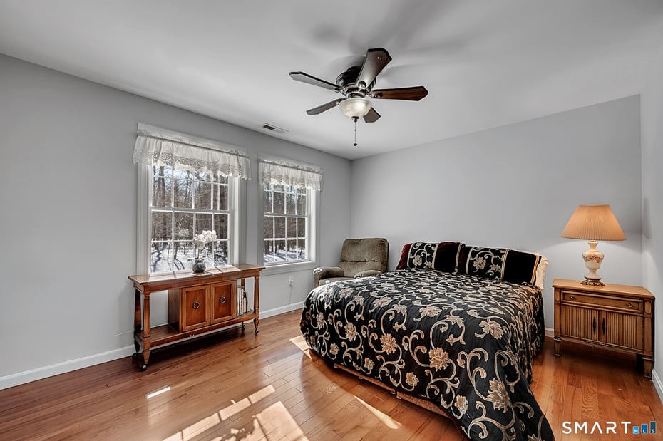 14 Hannah Way Photo 18