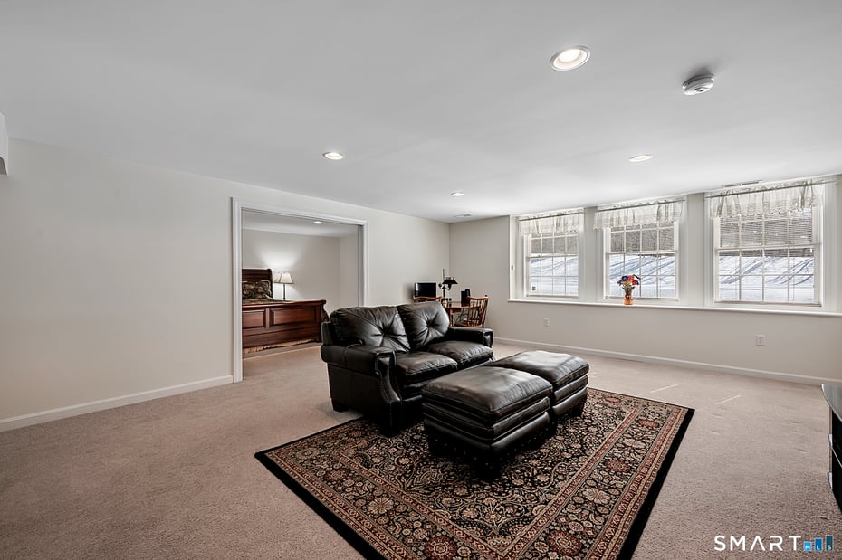 14 Hannah Way Photo 25