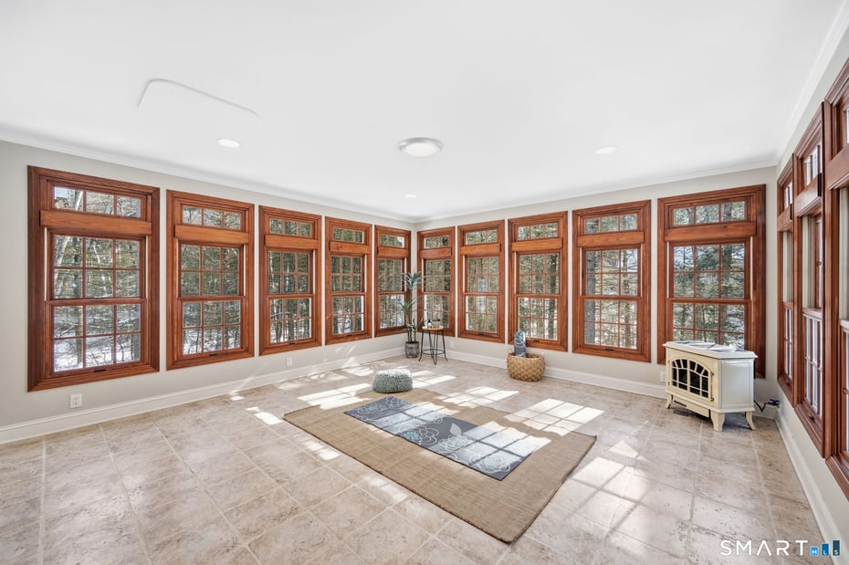 12 The Glade Photo 24