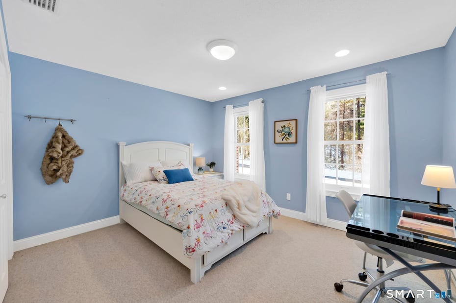 12 The Glade Photo 27