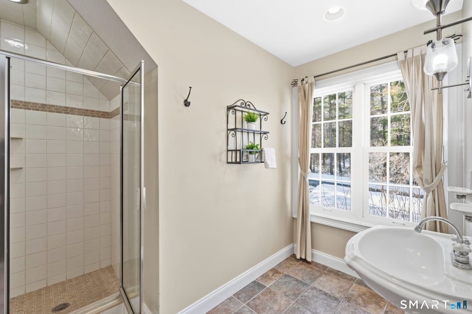 12 The Glade Photo 31