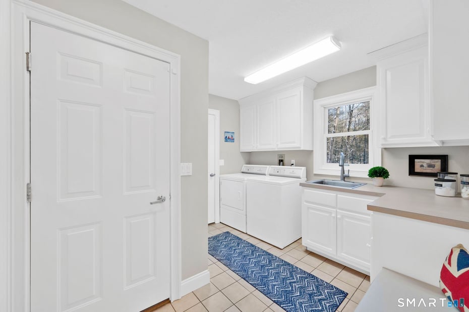 12 The Glade Photo 36