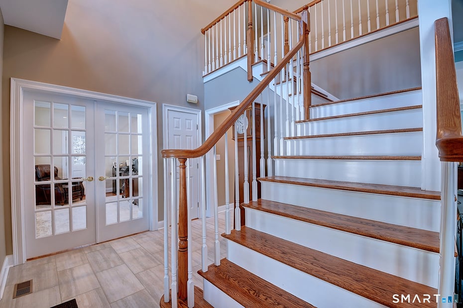 1211 Neipsic Road Photo 5