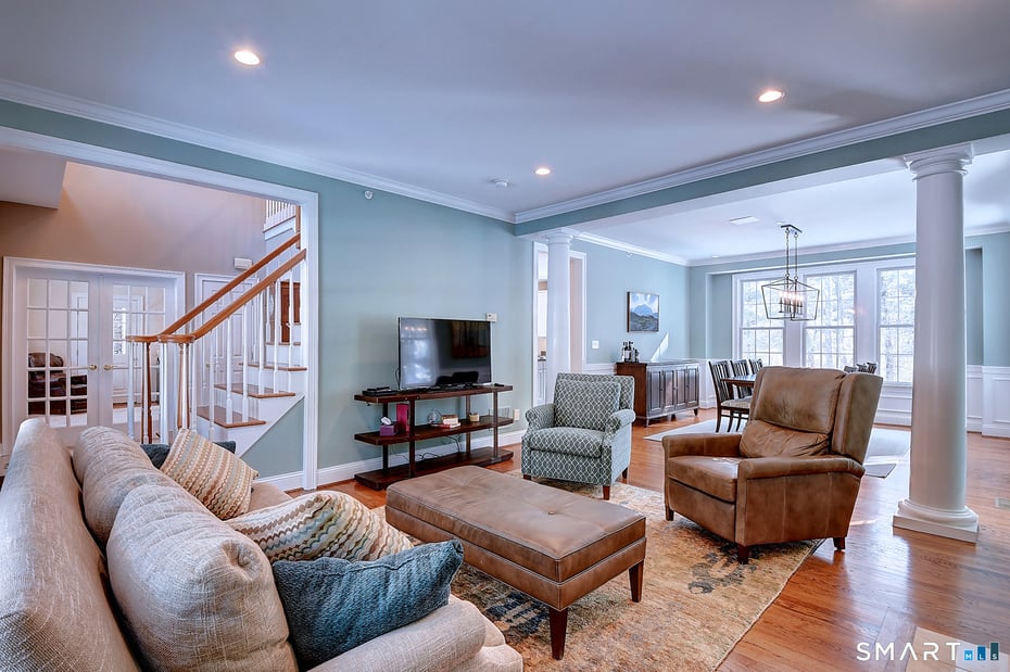 1211 Neipsic Road Photo 6