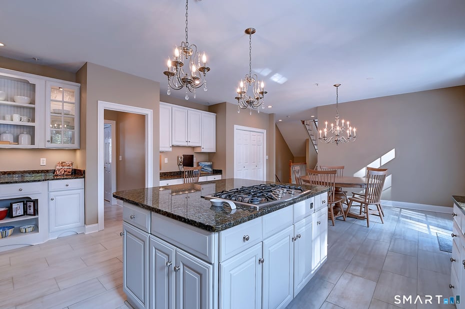 1211 Neipsic Road Photo 10