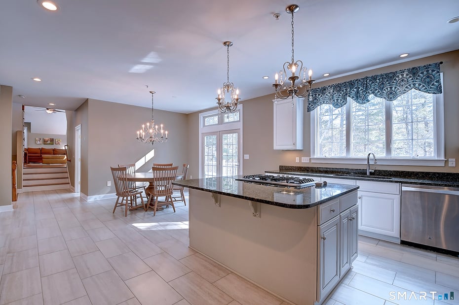 1211 Neipsic Road Photo 11