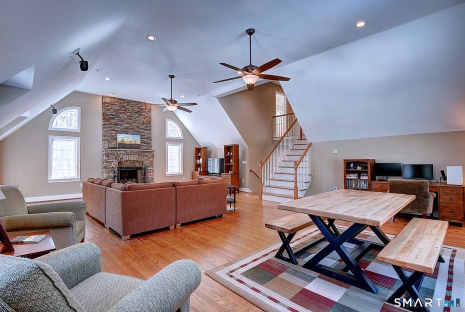 1211 Neipsic Road Photo 14