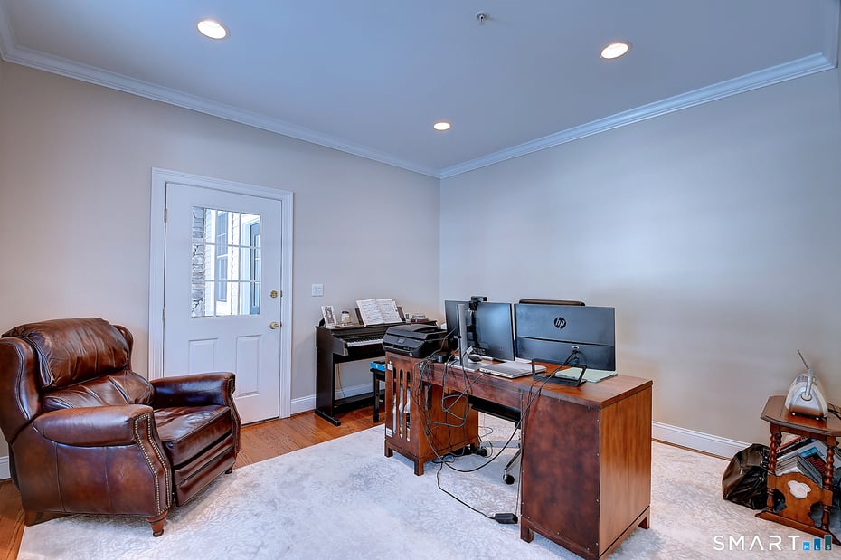 1211 Neipsic Road Photo 17