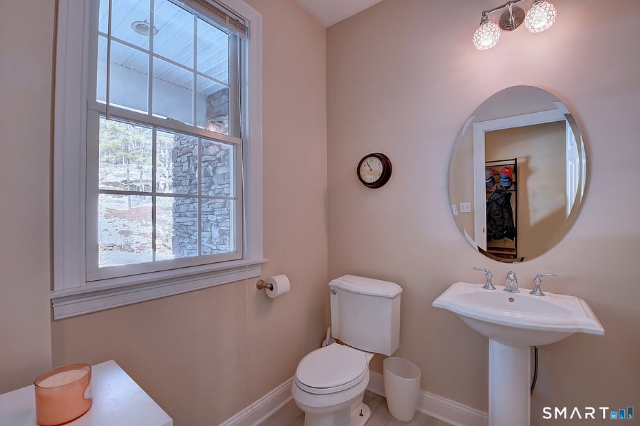 1211 Neipsic Road Photo 18