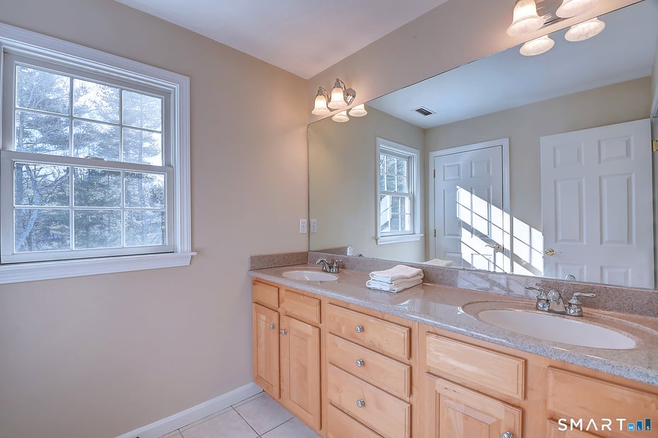 1211 Neipsic Road Photo 30