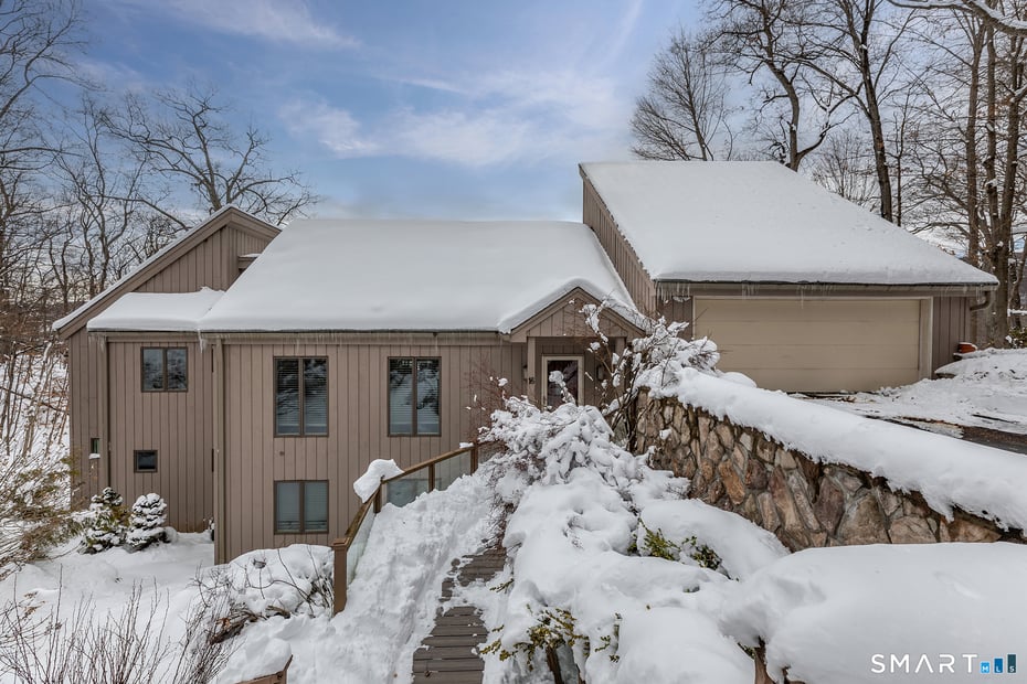 16 Sunset Drive Photo 2