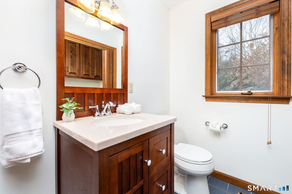 9 Hemlock Drive Photo 10