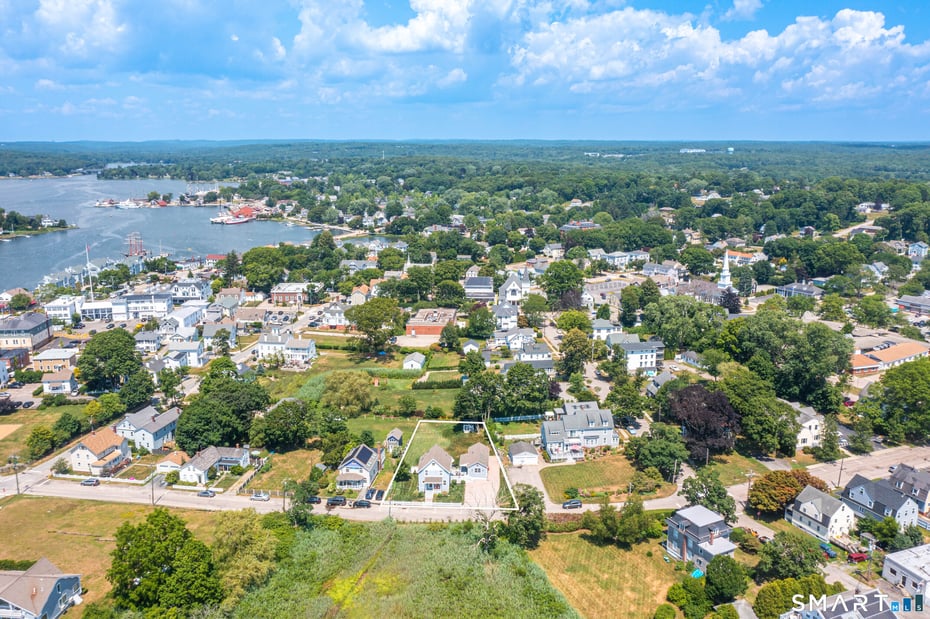 69 B Starr Street Photo 6