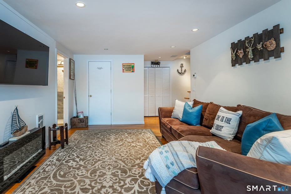 49 Lake Drive South Photo 17