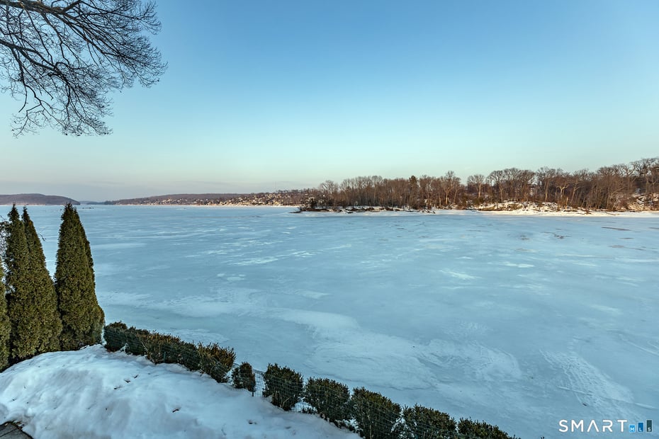 49 Lake Drive South Photo 23