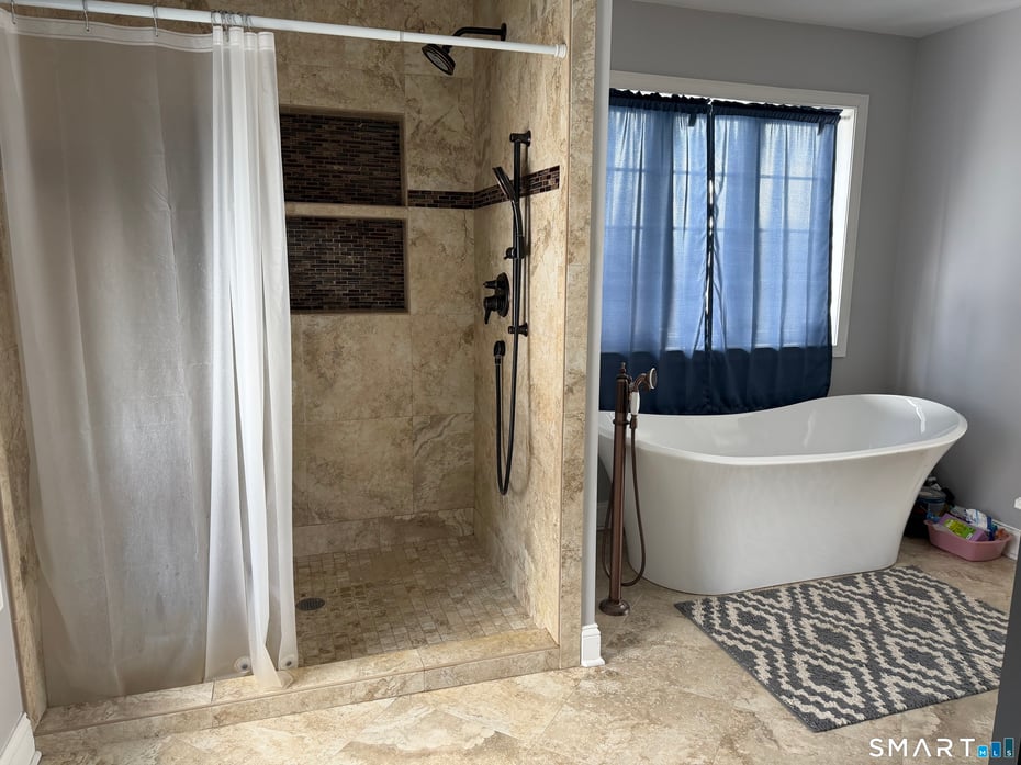 4 Hard Hill Road South Photo 13