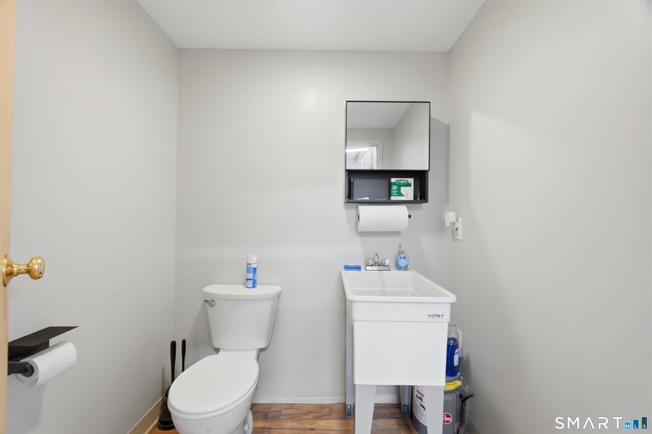 900 Industrial Park Road Photo 14