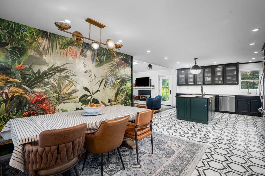 14 Winthrop Road Photo 10