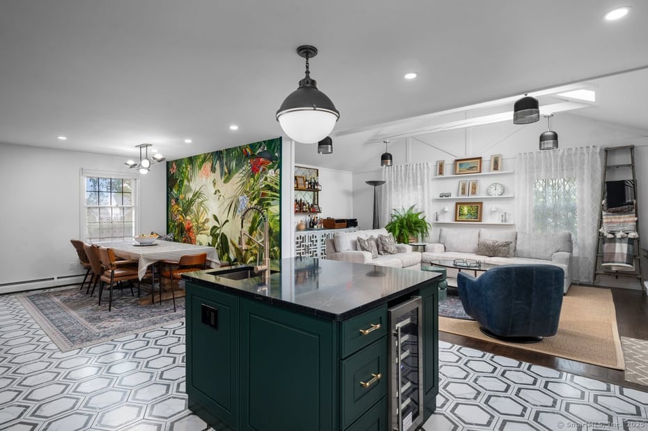 14 Winthrop Road Photo 11