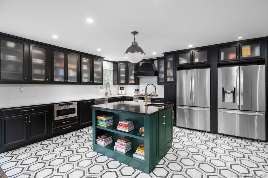 14 Winthrop Road Photo 12