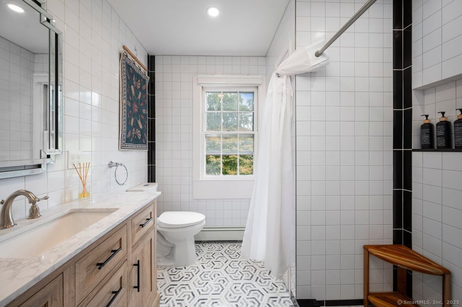 14 Winthrop Road Photo 27