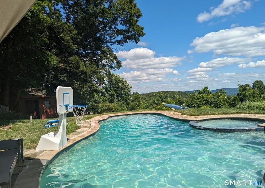 158 Westledge Road Photo 8