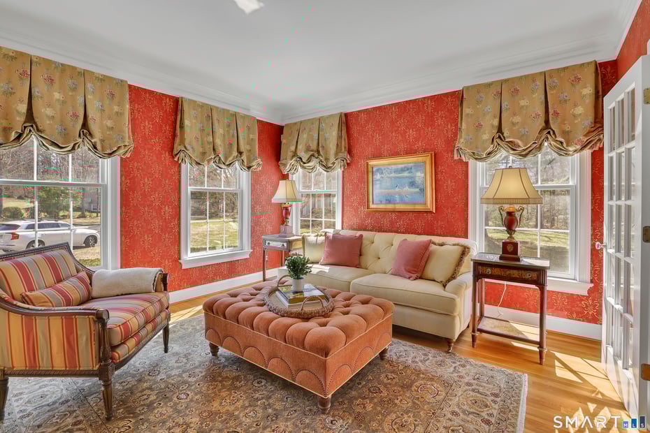 9 White Oak Lane Photo 16