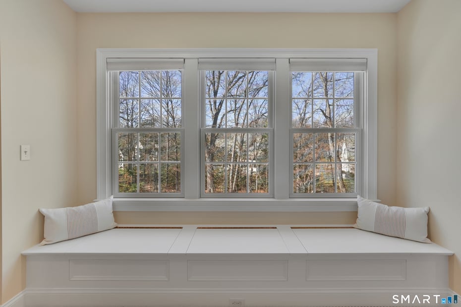 9 White Oak Lane Photo 23