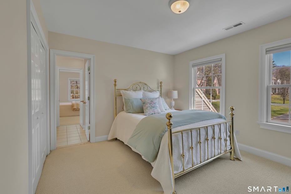 9 White Oak Lane Photo 26