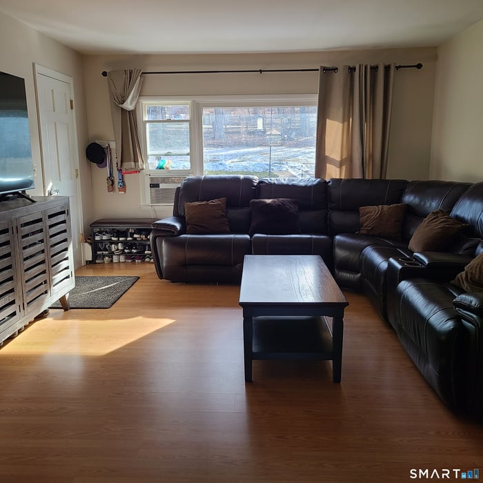 14 Fleetwood Park Photo 3