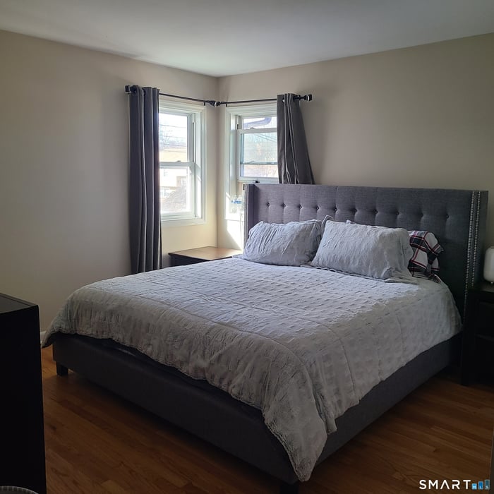 14 Fleetwood Park Photo 7