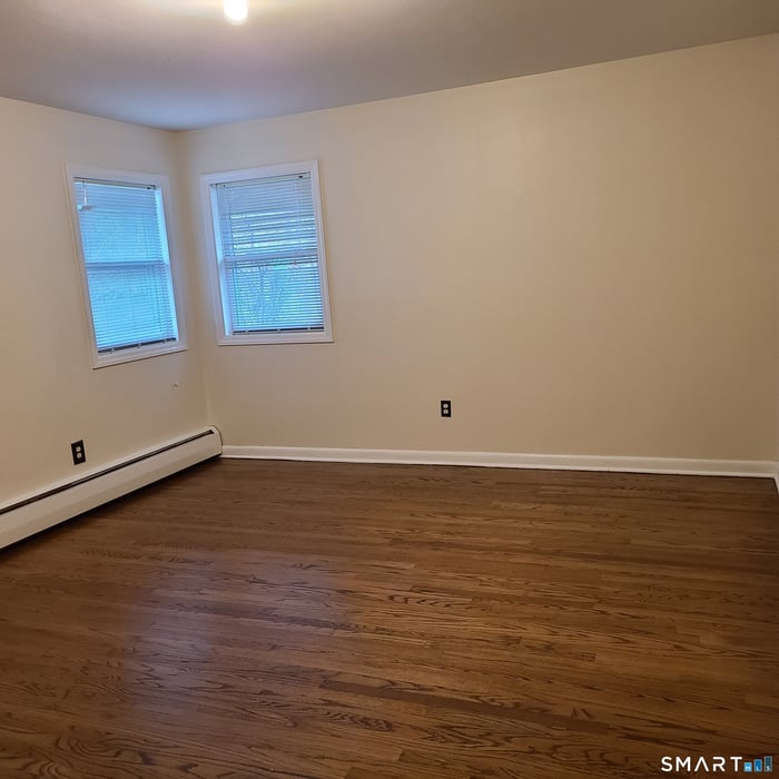 14 Fleetwood Park Photo 14