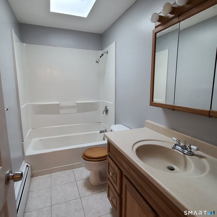 14 Fleetwood Park Photo 18