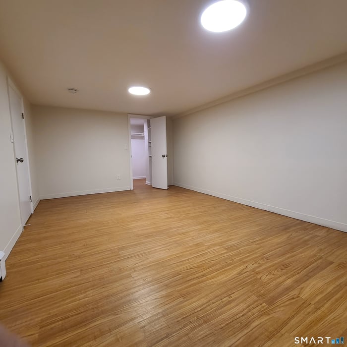 14 Fleetwood Park Photo 22