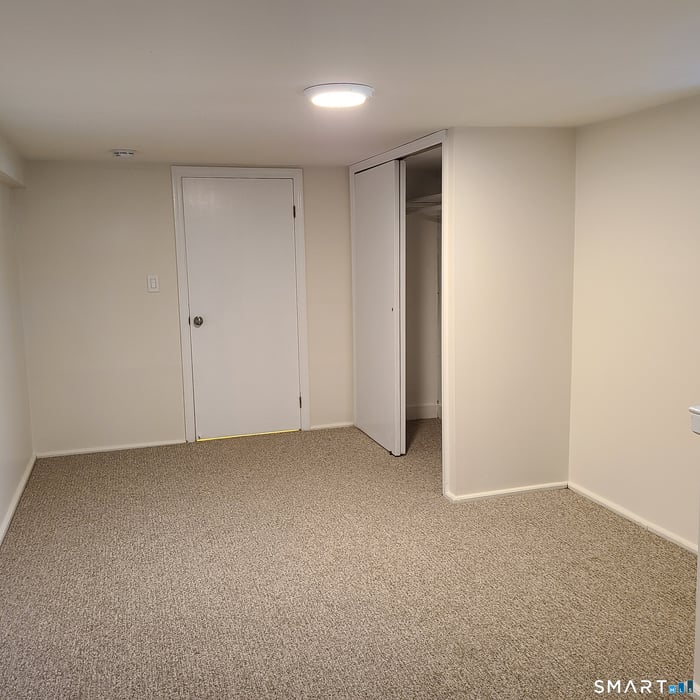 14 Fleetwood Park Photo 24