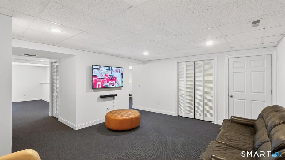 7 School House Lane Photo 38