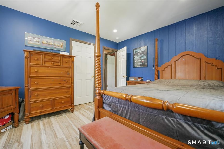 22 Standish Road Photo 2