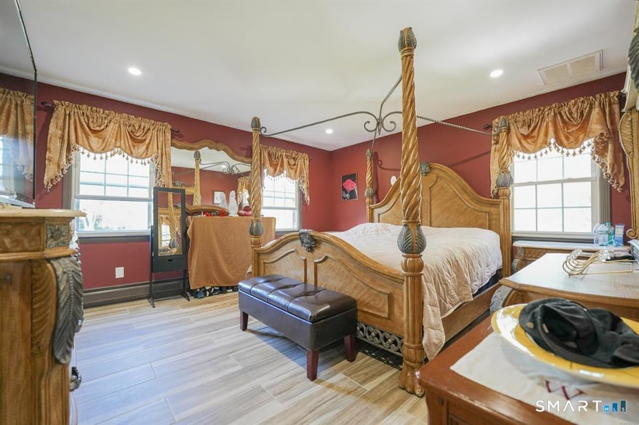 22 Standish Road Photo 3