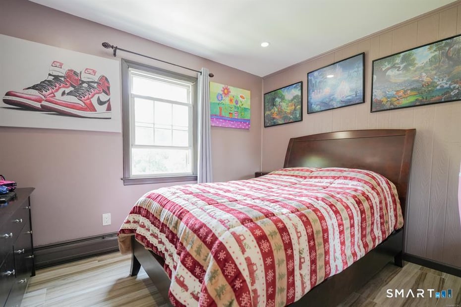 22 Standish Road Photo 9