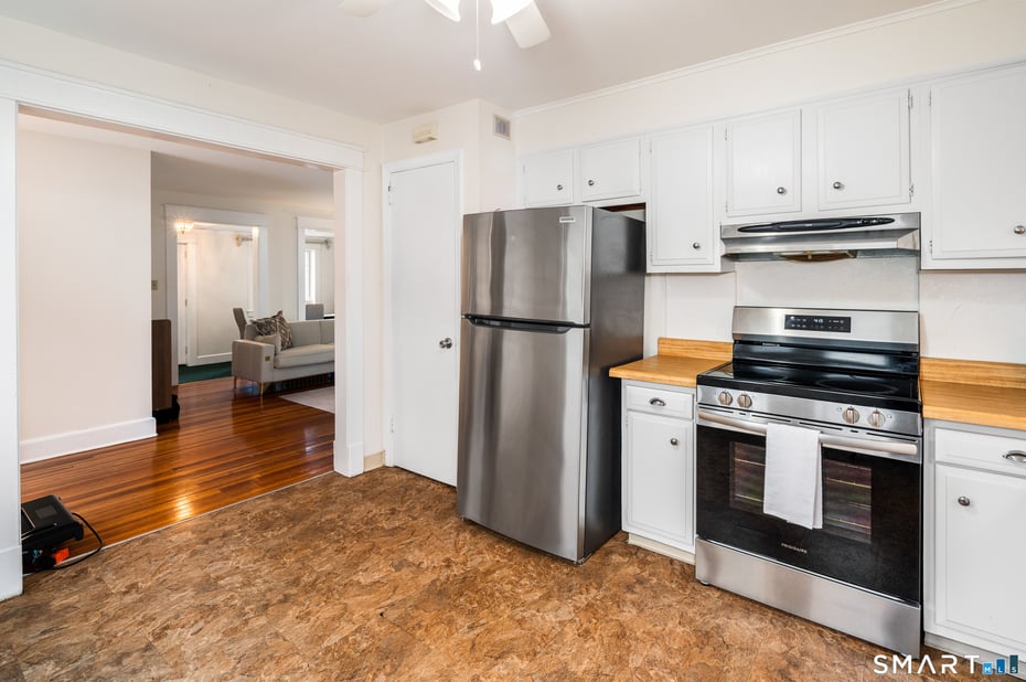 760 Hope Street Photo 17