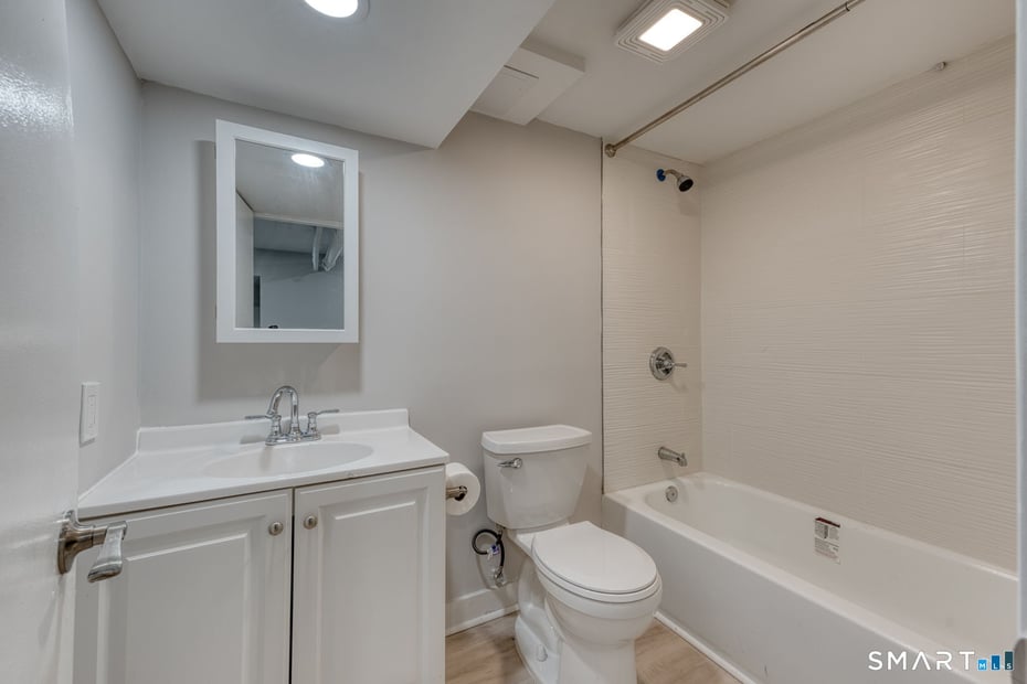 41 East High Street Photo 16