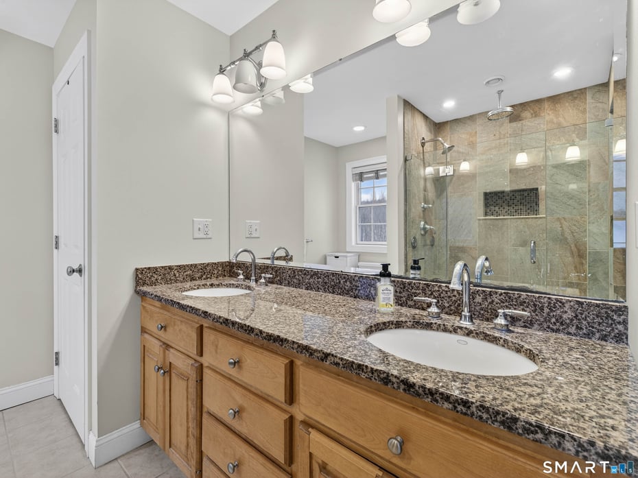 17 Salem Hollow Lane Photo 19