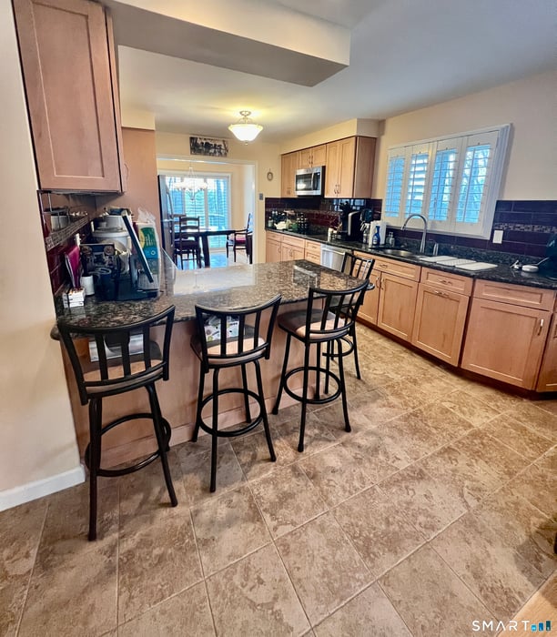 305 Cliffside Drive Photo 5