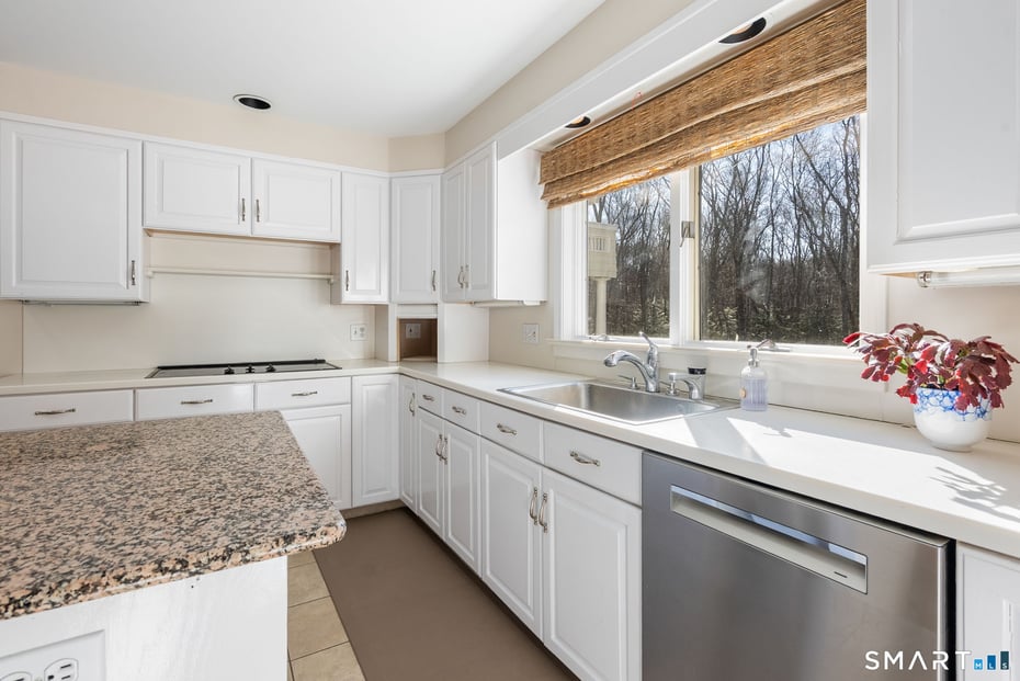 11 Highview Drive Photo 4