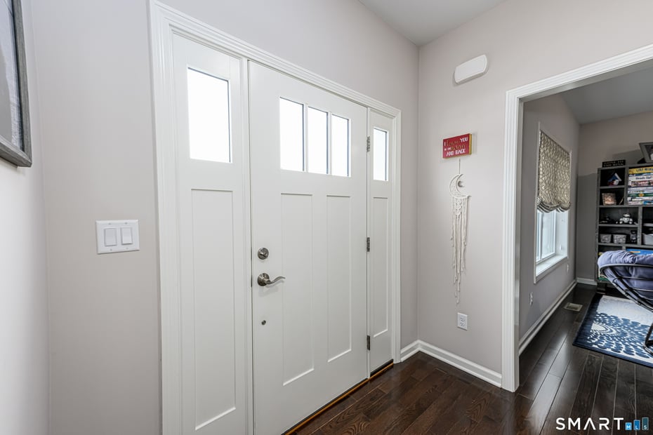 2 Farmington Drive Photo 3