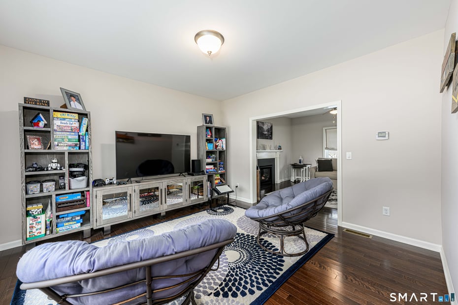 2 Farmington Drive Photo 5