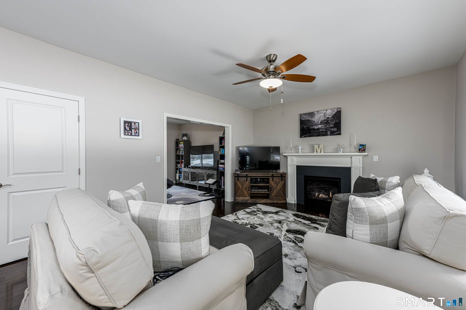 2 Farmington Drive Photo 10